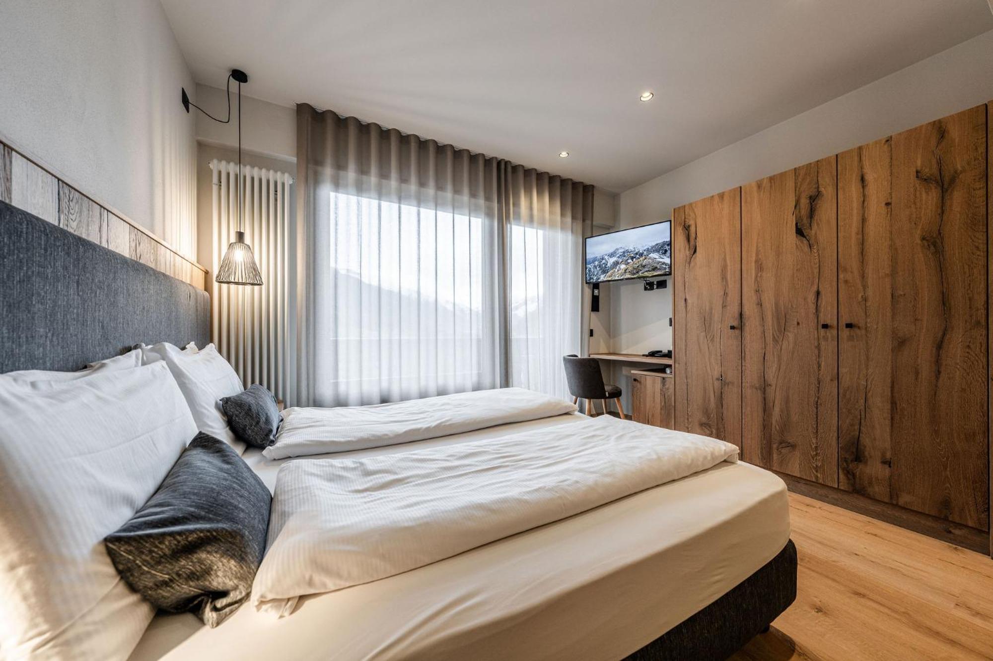 Hotel Eccher 3 Stelle Superior Mezzana  Buitenkant foto